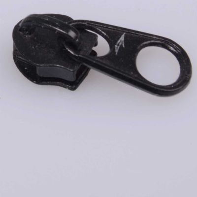 #5 Zipper pull